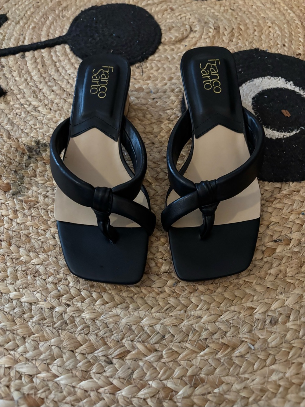 Franco Sarto Black Knotted Toe-Ring Square-Toe Sandals